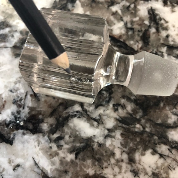 BOURBON Decanter & Shot Glasses Vintage Heavy Clear Glass Embossed Etched - Picture 9 of 10